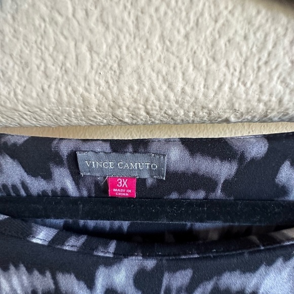 Vince Camuto Gray Tunic top with sleeves and ruching on both sides- 3X - Picture 3 of 3